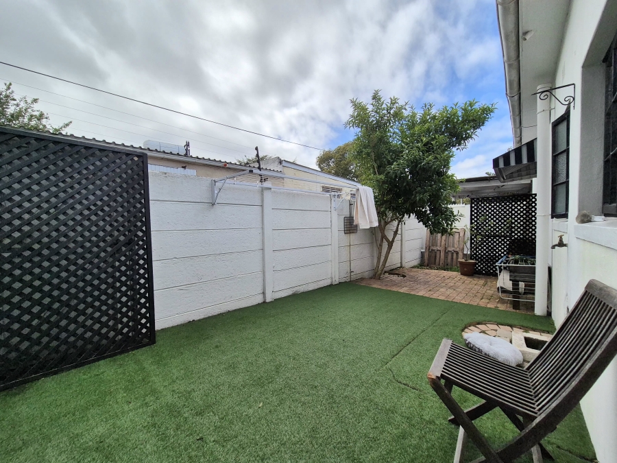 2 Bedroom Property for Sale in Wynberg Western Cape